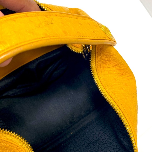 Gianni Versace Ostrich Sunburst Vintage Sunburst Vanity Bag excellent condition - Picture 11 of 11